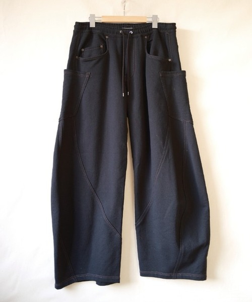 KHOKI(コッキ)の「【KHOKI/コッキ】26fw-p-13 3D cutting sweat pants(スウェットパンツ・メンズ・アイボリー/ブラック・3/2/1)」の1枚目の写真
