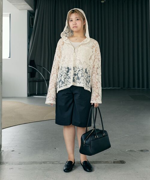 le.coeur blanc(ルクールブラン)の「シアーレースフーディ(シャツ/ブラウス・レディース・ブラック/オフホワイト・38)」の16枚目の写真