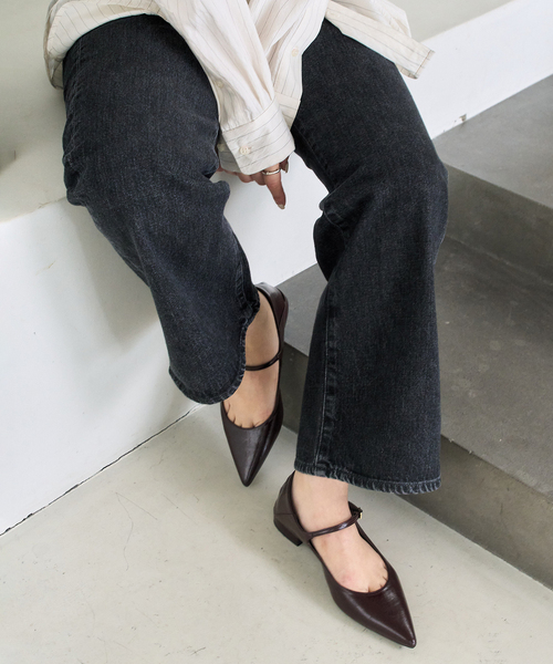 FLAT(フラット)の「《追加》ポインテッドワンストラップフラット(その他シューズ・レディース・チョコ・25.5cm/25cm/24.5cm/24cm/23.5cm/23cm/22.5cm/22cm/21.5/26cm)」の5枚目の写真
