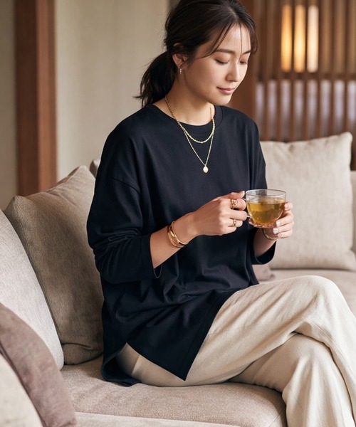 STYLE DELI(スタイルデリ)の「【DELI by】 抜け感サイドスリットロングプルオーバー(Tシャツ/カットソー・レディース・ホワイト/ブラック・M)」の2枚目の写真