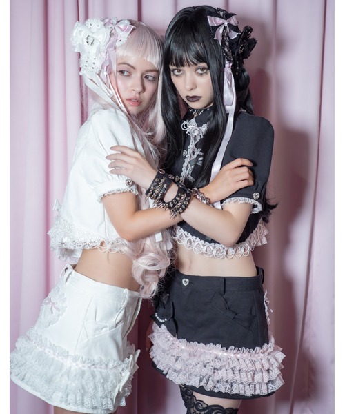 AVENCHUMU(アバンチュウム)の「Lace frill ribbon denim skirt(デニムスカート・レディース・ブラック/ホワイト/ピンク・FREE/XS)」の4枚目の写真