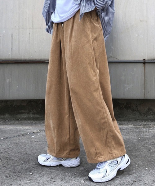 KELVIN(ケルヴァン)の「Loose Curve Wide Pants ルーズカーブワイドパンツ(その他パンツ・メンズ・ベージュ/ブラック・MEDIUM/LARGE)」の1枚目の写真