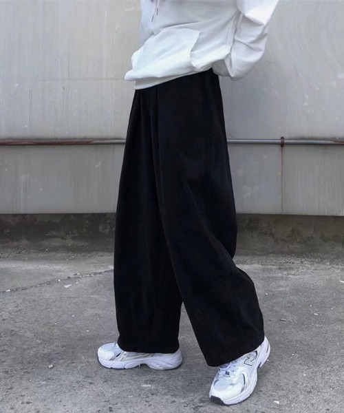 KELVIN(ケルヴァン)の「Loose Curve Wide Pants ルーズカーブワイドパンツ(その他パンツ・メンズ・ベージュ/ブラック・MEDIUM/LARGE)」の4枚目の写真