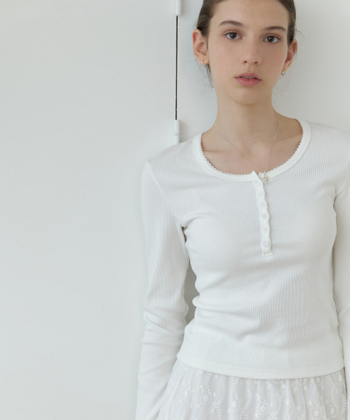 RE_L(リエル)の「SARAH LS ver. Tシャツ(アイボリー)(Tシャツ/カットソー・レディース・その他・FREE)」の2枚目の写真