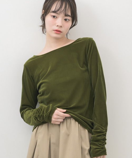 RETRO GIRL（レトロガール）の「袖シャーリングベロアカットソー（Tシャツ/カットソー・レディース・ベージュ/グリーン/ホワイト系その他・FREE）」の3枚目の写真