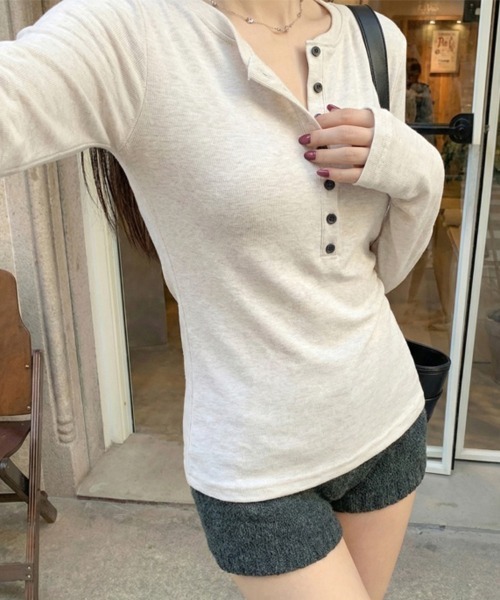 ReRe(リリ)の「ヘンリーネックフィット長袖カットソー(Tシャツ/カットソー・レディース・グレー/オートミール/ホワイト/ブラック・LARGE/X-LARGE/MEDIUM)」の14枚目の写真