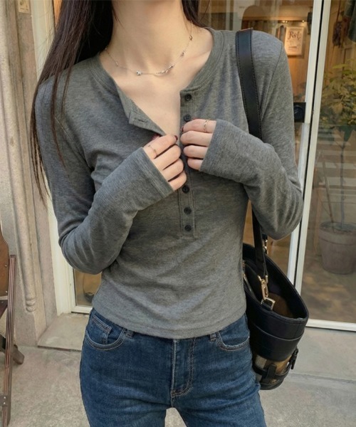 ReRe(リリ)の「ヘンリーネックフィット長袖カットソー(Tシャツ/カットソー・レディース・グレー/オートミール/ホワイト/ブラック・LARGE/X-LARGE/MEDIUM)」の17枚目の写真
