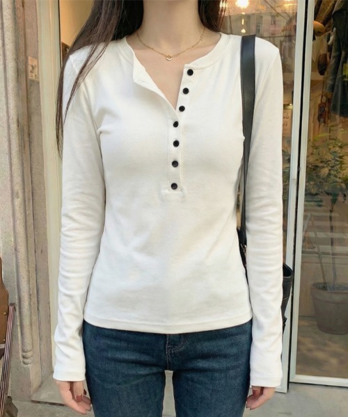 ReRe(リリ)の「ヘンリーネックフィット長袖カットソー(Tシャツ/カットソー・レディース・グレー/オートミール/ホワイト/ブラック・LARGE/X-LARGE/MEDIUM)」の5枚目の写真