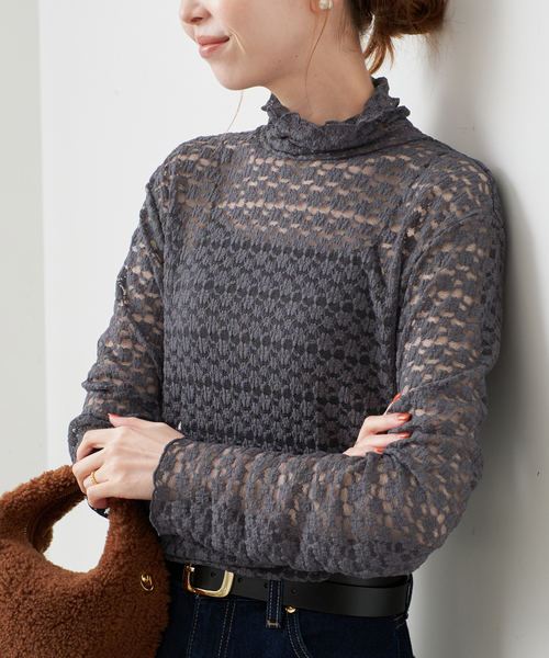 SLOBE IENA(スローブイエナ)の「フラワーレースタートル(Tシャツ/カットソー・レディース・アイボリー/ブラック/チャコールグレー・FREE)」の13枚目の写真