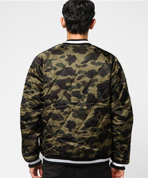 A BATHING APE（アベイシングエイプ）の「1ST CAMO REVERSIBLE