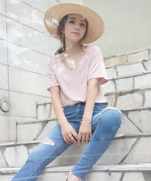 EIMY ISTOIRE(エイミーイストワール)の「ベーシックVネックTシャツ(Tシャツ/カットソー・レディース・サックスブルー/ピンク/ベージュ/ホワイト/ブラック・FREE)」の19枚目の写真