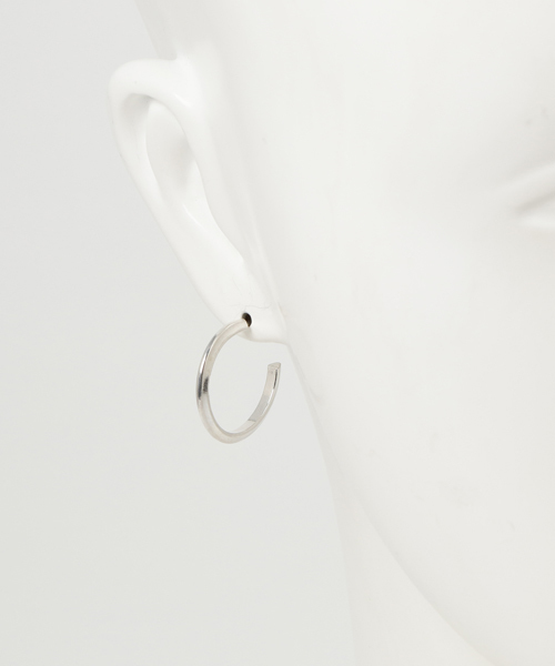 SunKu(サンク)の「39/サンク Large Hoop Pieace TRIANGLE(ピアス(片耳用)・メンズ・シルバー・FREE)」の3枚目の写真