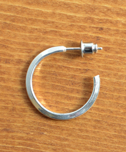 SunKu(サンク)の「39/サンク Large Hoop Pieace TRIANGLE(ピアス(片耳用)・メンズ・シルバー・FREE)」の9枚目の写真