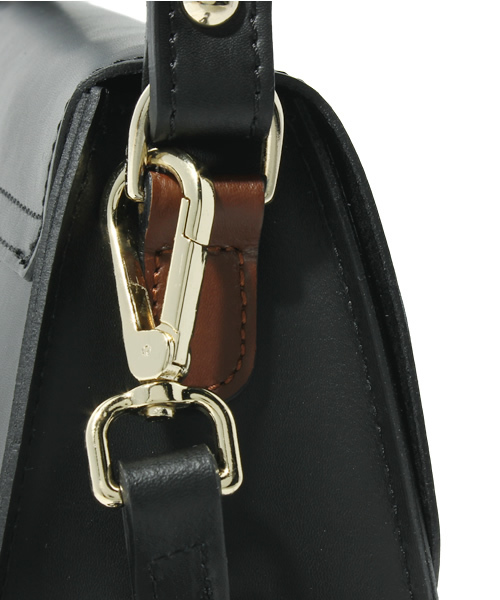 NANO universe（ナノユニバース）の「innuE/バイカラークラシカルポシェット（ショルダーバッグ・レディース・グリーン/ブラウン/ブラック・FREE）」の7枚目の写真