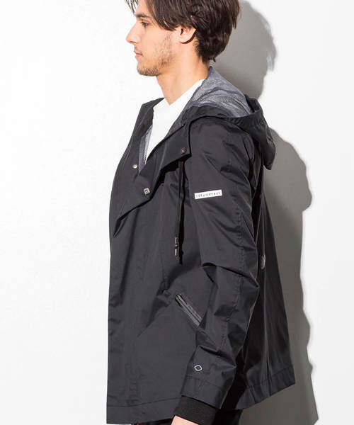 CDM BY CARPEDIEM（シーディーエムバイカルペディエム）の「CDM BY CARPEDIEM(シーディーエム バイ カルペディエム)ドットデザインマウンテンパーカ（パーカー・メンズ・ブラック・MEDIUM/SMALL/LARGE）」の4枚目の写真