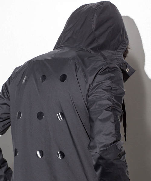 CDM BY CARPEDIEM（シーディーエムバイカルペディエム）の「CDM BY CARPEDIEM(シーディーエム バイ カルペディエム)ドットデザインマウンテンパーカ（パーカー・メンズ・ブラック・MEDIUM/SMALL/LARGE）」の7枚目の写真