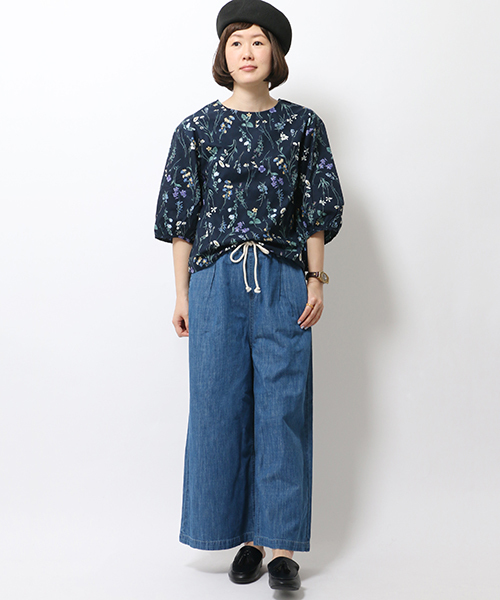 LBC（エルビーシー）の「7.75ozやわらかワイドデニムパンツ         （デニムパンツ・レディース・ネイビー/ブルー・M/L）」の5枚目の写真