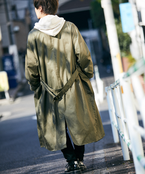 kutir（クティール）の「【ウルトラオーバーシルエット】オーバートレンチコート（トレンチコート・メンズ・ベージュ/カーキ/ブラック/ダークベージュ・SMALL/MEDIUM/LARGE）」の12枚目の写真