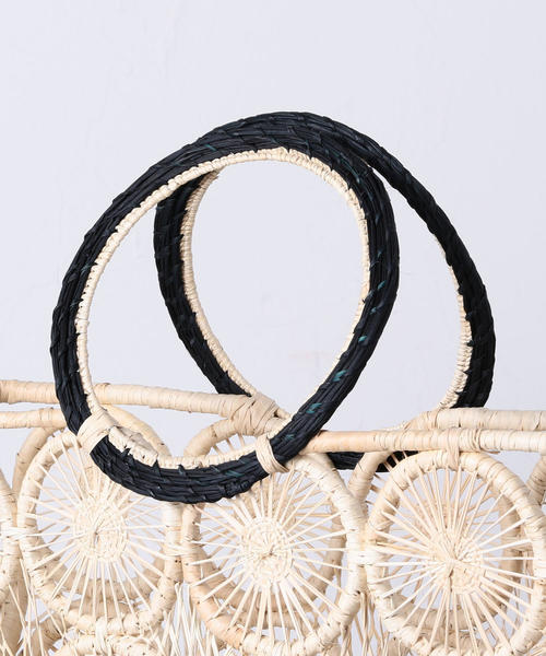 UNITED ARROWS(ユナイテッドアローズ)の「【別注】<GUADALUPE DESIGN(グアダルーペ デザイン)>SQUARE STRW バッグ ■■■◆<br>(かごバッグ・レディース・ナチュラル・FREE)」の5枚目の写真