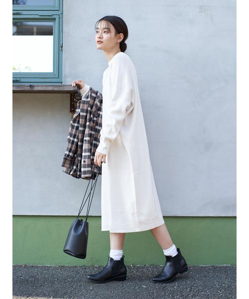 AMERICAN HOLIC(アメリカンホリック)の「ハイネック片畦ニットワンピース*(ワンピース・レディース・ベージュ/ネイビー/アイボリー・FREE)」の5枚目の写真