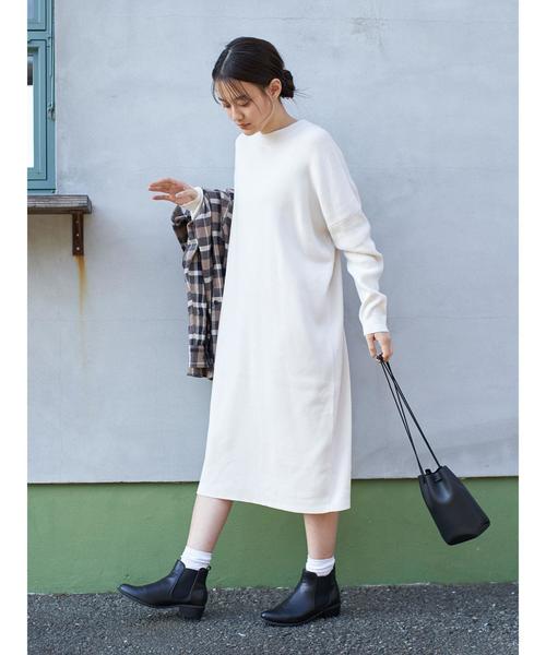 AMERICAN HOLIC(アメリカンホリック)の「ハイネック片畦ニットワンピース*(ワンピース・レディース・ベージュ/ネイビー/アイボリー・FREE)」の20枚目の写真