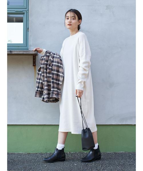 AMERICAN HOLIC(アメリカンホリック)の「ハイネック片畦ニットワンピース*(ワンピース・レディース・ベージュ/ネイビー/アイボリー・FREE)」の19枚目の写真