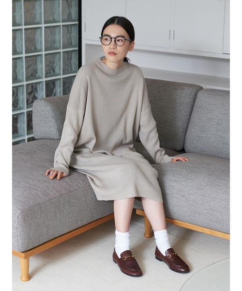 AMERICAN HOLIC(アメリカンホリック)の「ハイネック片畦ニットワンピース*(ワンピース・レディース・ベージュ/ネイビー/アイボリー・FREE)」の17枚目の写真