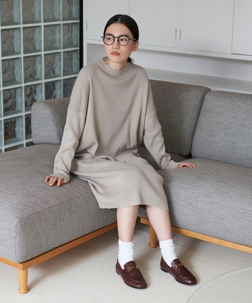 AMERICAN HOLIC(アメリカンホリック)の「ハイネック片畦ニットワンピース*(ワンピース・レディース・ベージュ/ネイビー/アイボリー・FREE)」の3枚目の写真