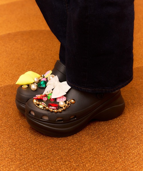 crocs（クロックス）の「クロックス crocs クロックス クラシック ベイ クロッグ ウィメンcrocs classic bae clog w/厚底 サンダル（サンダル・レディース・ホワイト/ブラック/ピンク/ミント/フューシャピンク/シャーベット/ベージュ/レモンイエロー・22cm/23cm/24cm/25cm/21cm/26cm/27cm/20cm）」の19枚目の写真