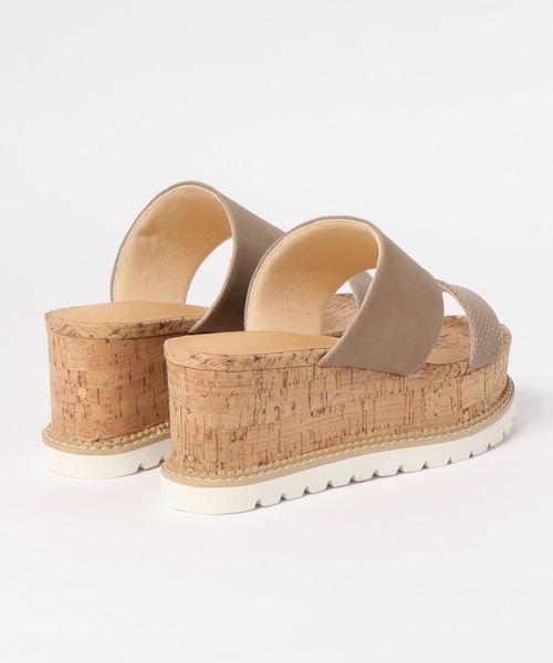KOBE LETTUCE(コウベレタス)の「2ベルトコルクウエッジサンダル(サンダル・レディース・ホワイト/ブラック/キャメル/グレイッシュベージュ・LL/S/M/L)」の5枚目の写真