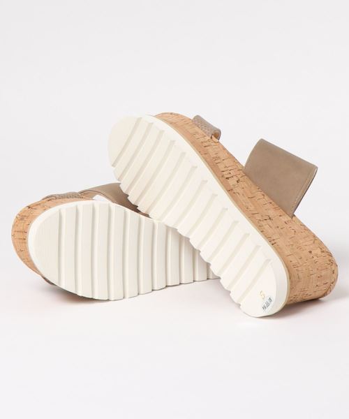 KOBE LETTUCE(コウベレタス)の「2ベルトコルクウエッジサンダル(サンダル・レディース・ホワイト/ブラック/キャメル/グレイッシュベージュ・LL/S/M/L)」の6枚目の写真