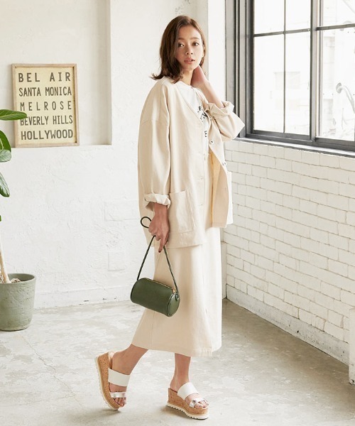 KOBE LETTUCE(コウベレタス)の「2ベルトコルクウエッジサンダル(サンダル・レディース・ホワイト/ブラック/キャメル/グレイッシュベージュ・LL/S/M/L)」の14枚目の写真