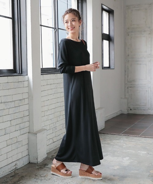 KOBE LETTUCE(コウベレタス)の「2ベルトコルクウエッジサンダル(サンダル・レディース・ホワイト/ブラック/キャメル/グレイッシュベージュ・LL/S/M/L)」の15枚目の写真