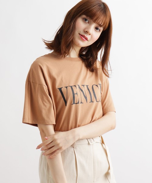 Champion（チャンピオン）の「【WEB限定カラーあり】championアソートロゴT（Tシャツ/カットソー・レディース・オフホワイト/ブラウン系/ワインレッド/ライトイエロー系8/ピンク系9/ブルー系7・02）」の3枚目の写真