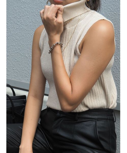 EVRIS（エヴリス）の「ラメタートルノースリーブ（ニット/セーター・レディース・イエロー/ブラウン/ホワイト/ブラック・FREE）」の10枚目の写真