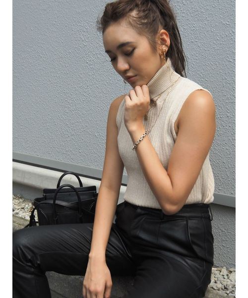 EVRIS（エヴリス）の「ラメタートルノースリーブ（ニット/セーター・レディース・イエロー/ブラウン/ホワイト/ブラック・FREE）」の12枚目の写真