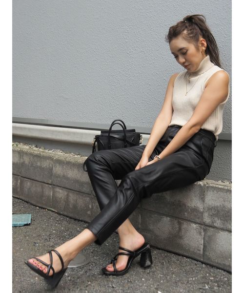 EVRIS（エヴリス）の「ラメタートルノースリーブ（ニット/セーター・レディース・イエロー/ブラウン/ホワイト/ブラック・FREE）」の13枚目の写真