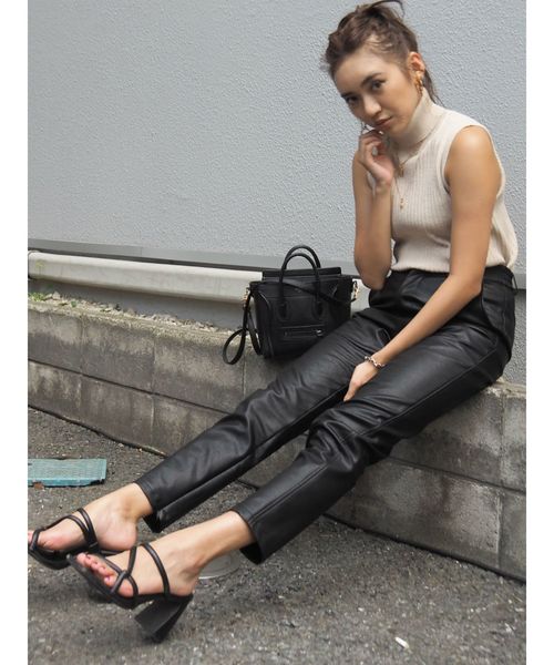 EVRIS（エヴリス）の「ラメタートルノースリーブ（ニット/セーター・レディース・イエロー/ブラウン/ホワイト/ブラック・FREE）」の5枚目の写真