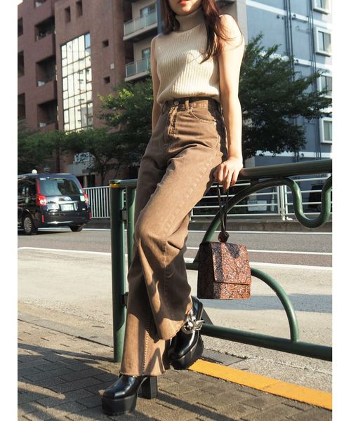 EVRIS（エヴリス）の「ラメタートルノースリーブ（ニット/セーター・レディース・イエロー/ブラウン/ホワイト/ブラック・FREE）」の16枚目の写真