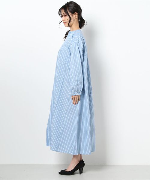 SOE READY TO WEARライトブルー シャツワンピース 長袖 Samansa Mos2 blue（サマンサモスモスブルー）の「ハーフジップ