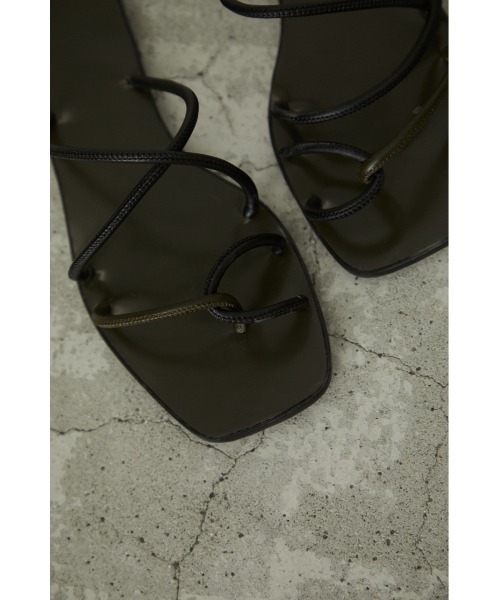 RIM.ARK（リムアーク）の「Rope cross heel sandal（サンダル・レディース・ベージュ/ブラック・38/36/37）」の10枚目の写真