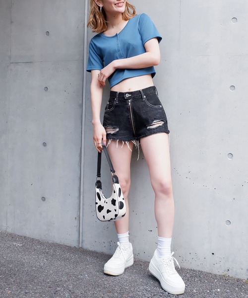 SPIRALGIRL(スパイラルガール)の「ヘンリーネックちびリブトップス(Tシャツ/カットソー・レディース・ベージュ/ブラック/ブルー/グレー・FREE)」の16枚目の写真