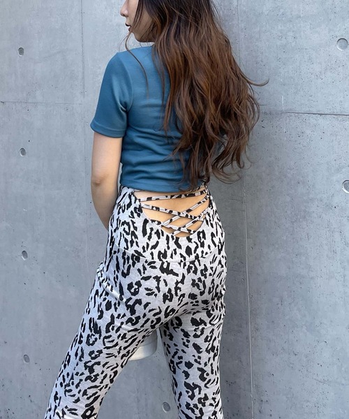 SPIRALGIRL(スパイラルガール)の「ヘンリーネックちびリブトップス(Tシャツ/カットソー・レディース・ベージュ/ブラック/ブルー/グレー・FREE)」の8枚目の写真