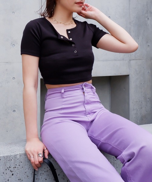 SPIRALGIRL(スパイラルガール)の「ヘンリーネックちびリブトップス(Tシャツ/カットソー・レディース・ベージュ/ブラック/ブルー/グレー・FREE)」の5枚目の写真