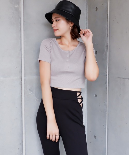 SPIRALGIRL(スパイラルガール)の「ヘンリーネックちびリブトップス(Tシャツ/カットソー・レディース・ベージュ/ブラック/ブルー/グレー・FREE)」の19枚目の写真