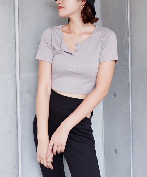 SPIRALGIRL(スパイラルガール)の「ヘンリーネックちびリブトップス(Tシャツ/カットソー・レディース・ベージュ/ブラック/ブルー/グレー・FREE)」の20枚目の写真