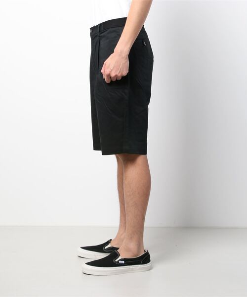 martinique（マルティニーク）の「【men's】martinique gent's コットンラミースラブサテン タックイージーショーツ（チノパンツ・メンズ・カーキ/ブラック・1/2/3）」の4枚目の写真