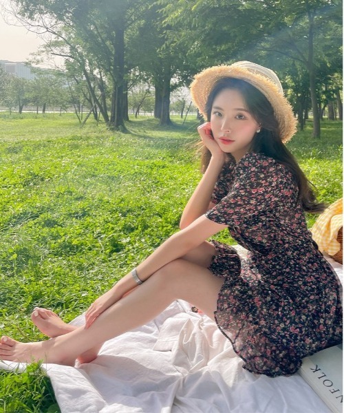 chuu（チュー）の「CHUU エイミーフラワーワンピース（ワンピース・レディース・ブラック・FREE）」の8枚目の写真