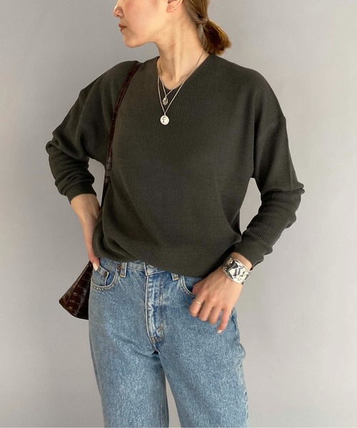 PICCIN（ピッチン）の「ダイナホット糸ホットレイV衿畔編みニット（ニット/セーター・レディース・チャコールグレー/ブラック/ブルー/アイボリー/モカ/ピンクベージュ・M）」の4枚目の写真