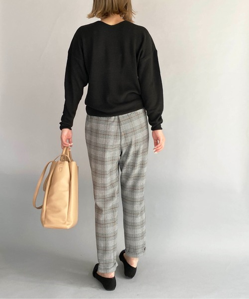 PICCIN（ピッチン）の「ダイナホット糸ホットレイV衿畔編みニット（ニット/セーター・レディース・チャコールグレー/ブラック/ブルー/アイボリー/モカ/ピンクベージュ・M）」の14枚目の写真